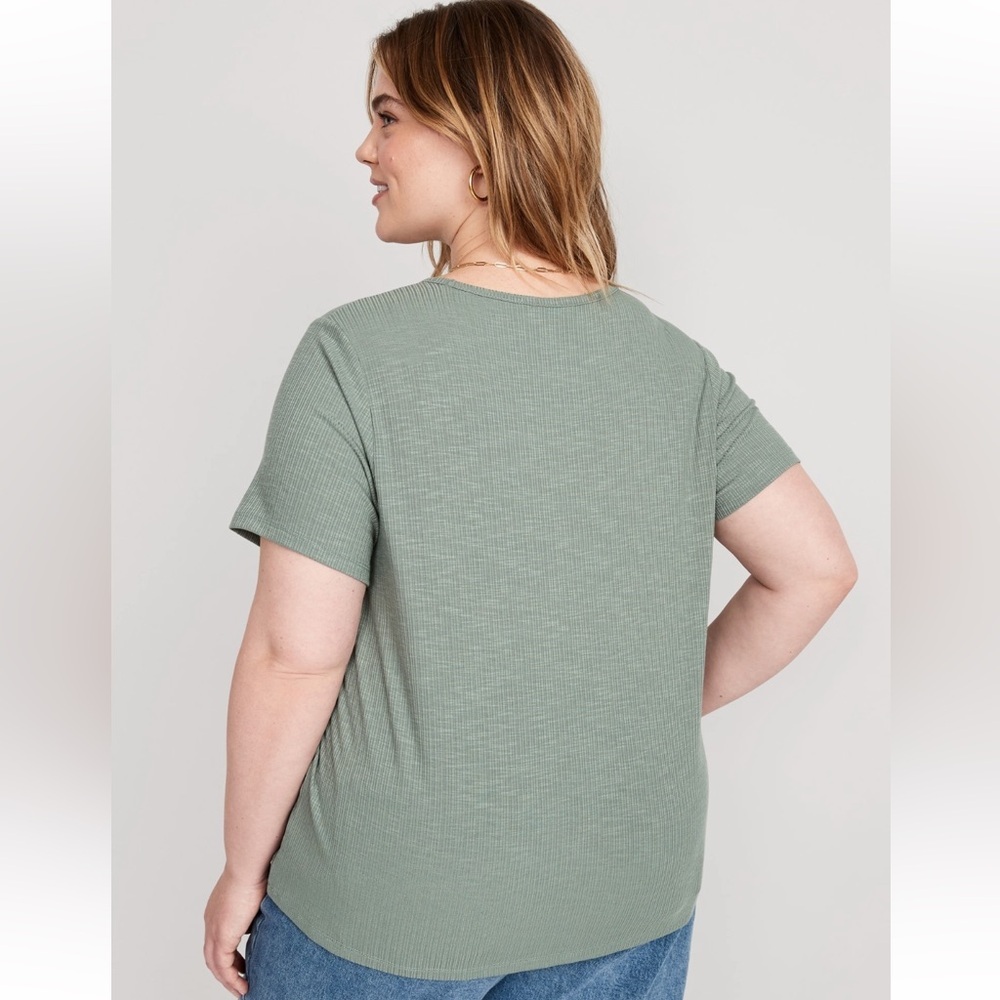 NWT Light Green Loose Fitting Tee - Picture 5 of 10